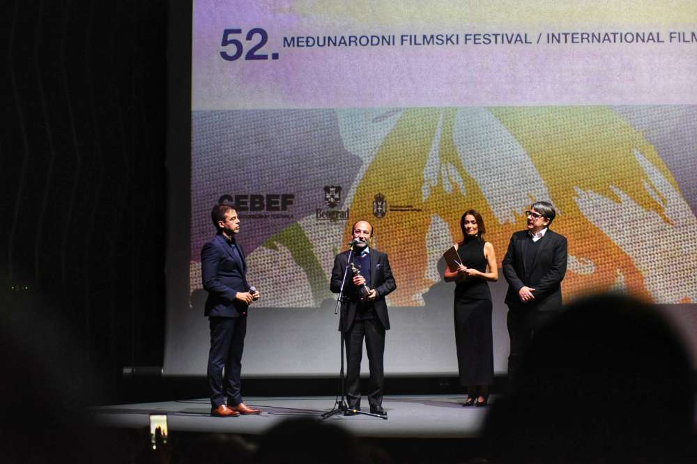 Asgaru Farhadiju uručen Beogradski pobednik za izuzetan doprinos filmskoj umetnosti